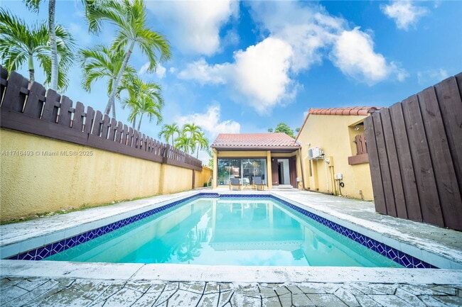 Photo - 20429 NE 10th Ct Rd