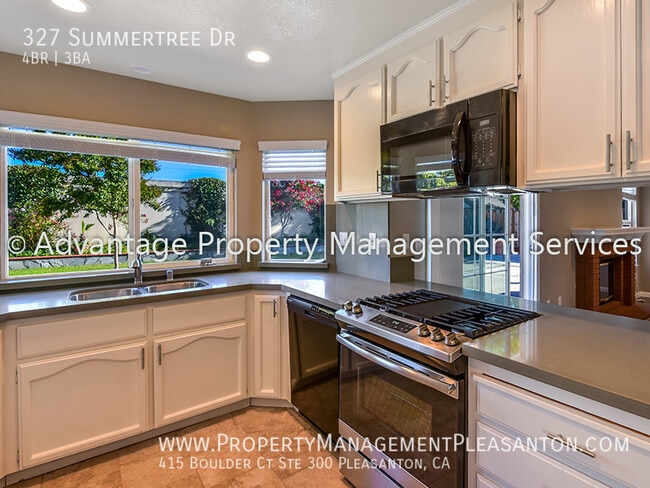 Photo - 327 Summertree Dr