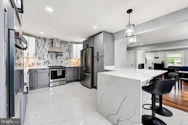 Photo - 1806 Middleborough Rd