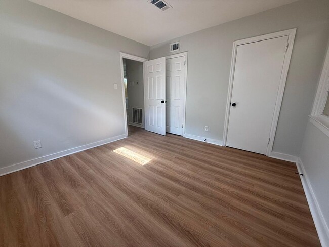 2634 Highland Ave