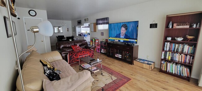 Photo - 2047 McBride Crescent