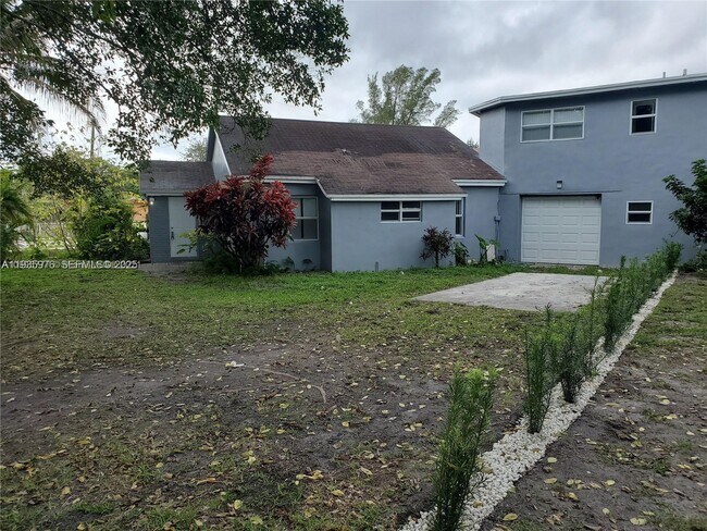 Photo - 701 Columbus Pkwy