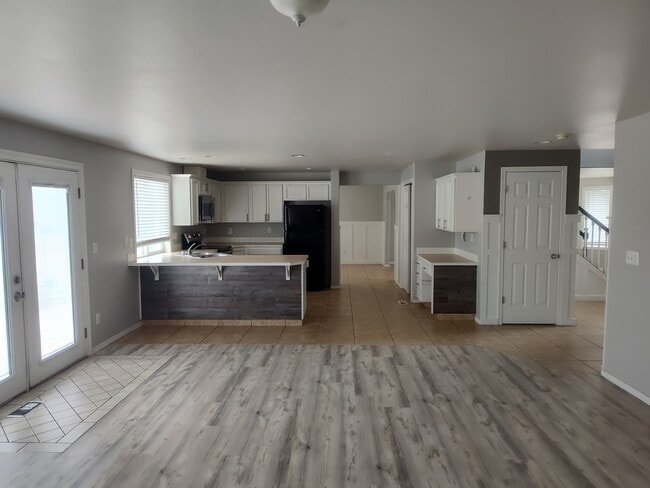 Photo - 4211 Holland Ln