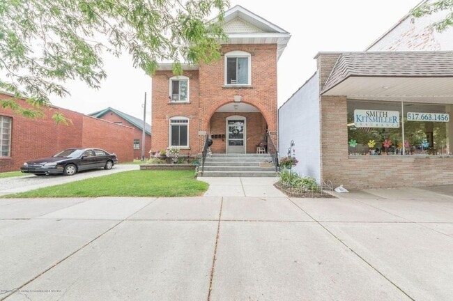 Photo - 242 S Main St