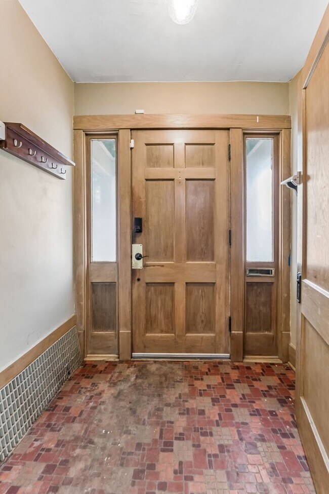 Photo - Charming 3-Bedroom Home Near Fontenelle Park