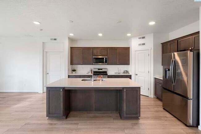 Photo - 308 Ruby Ave