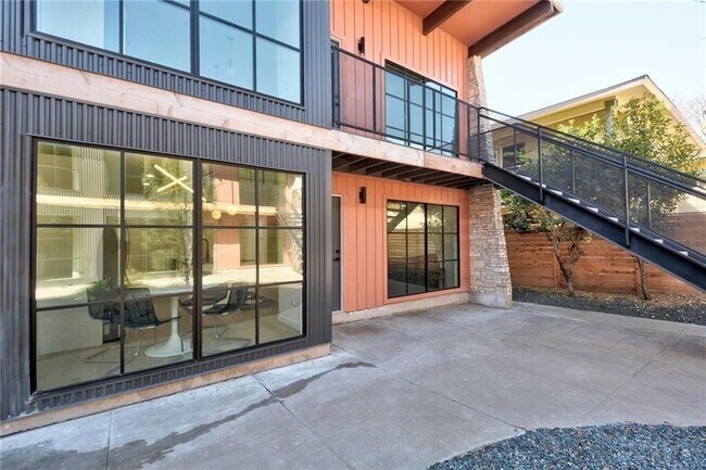 Photo - 400 E 30th St Unit 204