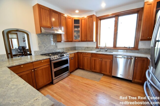 Photo - 75 Somerset Rd