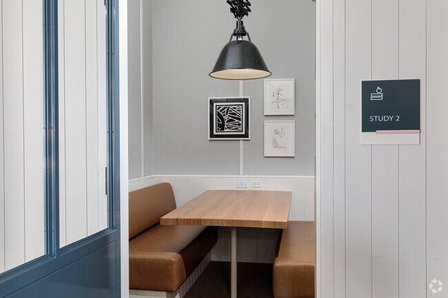 Study Room - Hub College Park Apartments