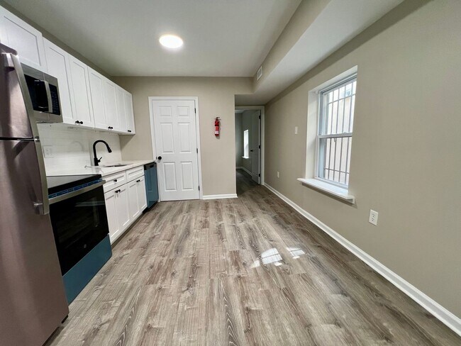 Photo - 1844 Master St Unit 2