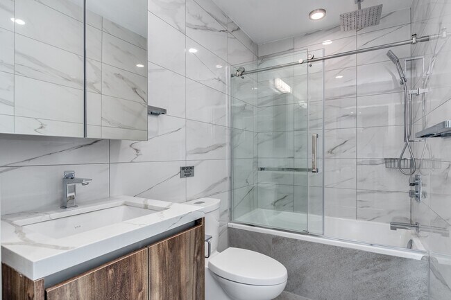 Photo - 1168 Pendrell St Unit 402