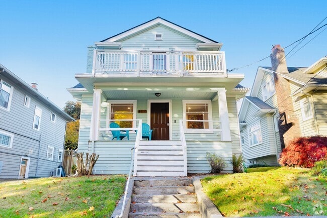 Building Photo - 4551 4th Ave NE Rental