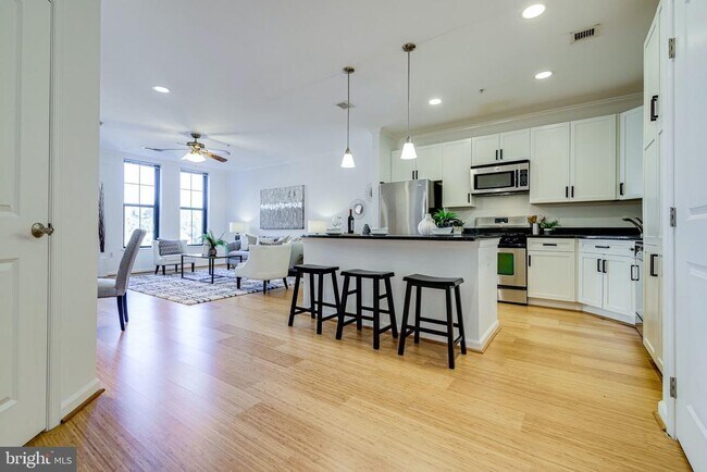 Photo - 444 W Broad St Unit 523