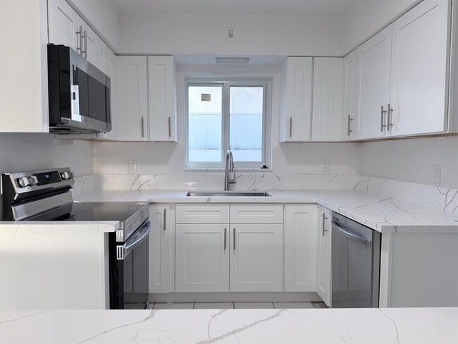 Photo - 231 NE 16th Ave