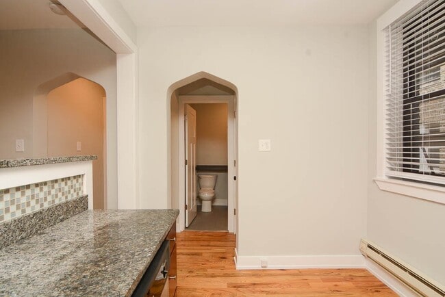 Photo - 4410 N Wolcott Ave Unidad A04W