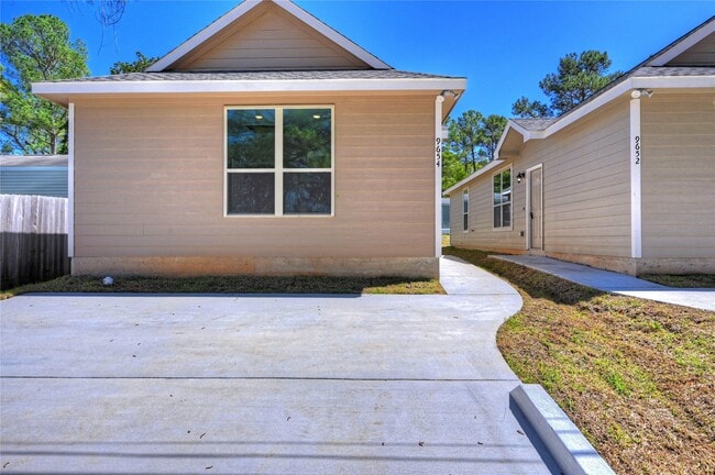 Building Photo - 11779 White Cedar St