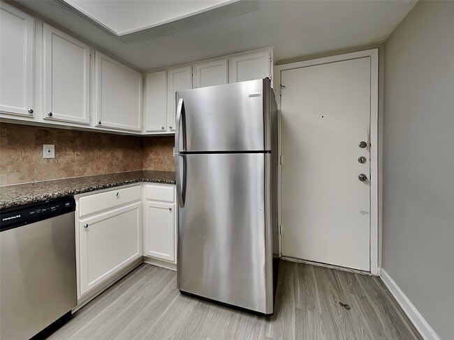 Photo - 8615 Riverside Walk Ln