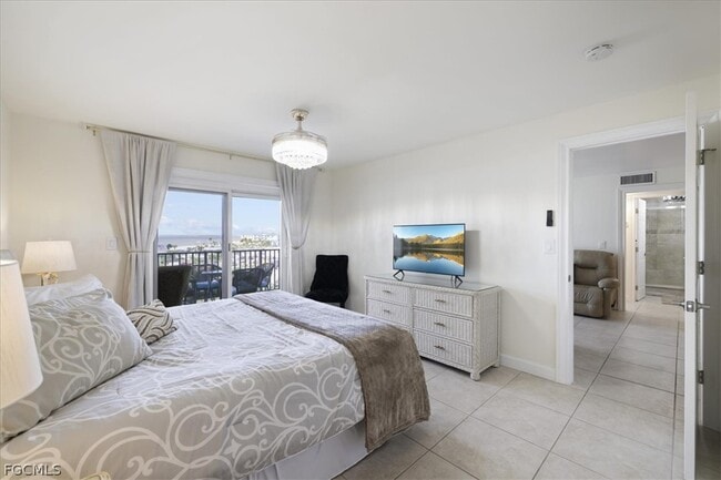 Building Photo - 1511 Estero Blvd Unit 504