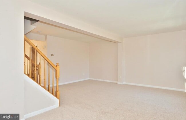 Building Photo - 6414 Lureta Ann Ln