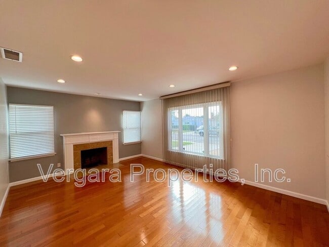 Photo - 6531 W 85th St