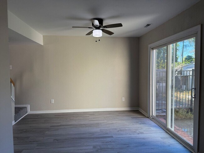 Photo - 3 bedroom, 1.5 bath Townhouse