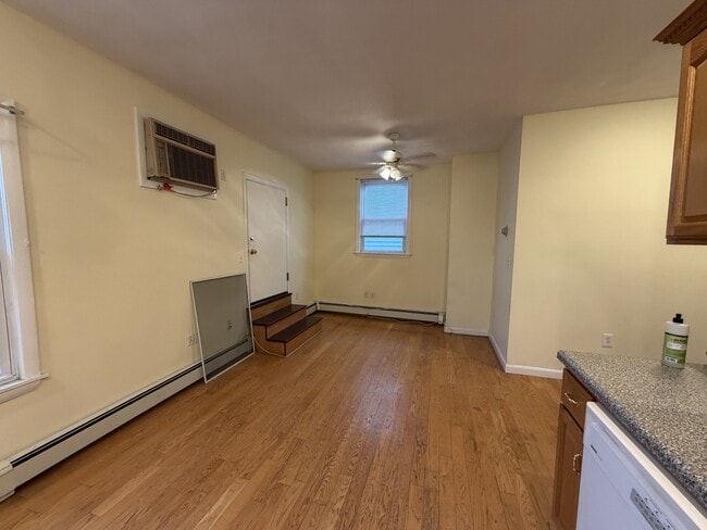 215 Lexington St