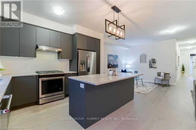 Photo - 492 Bergamot Ave