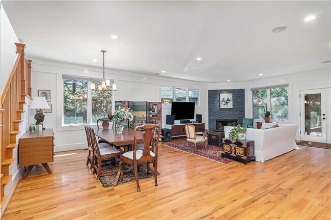 Photo - 623 Ansley St