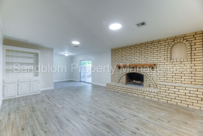 7510 E 53rd Pl