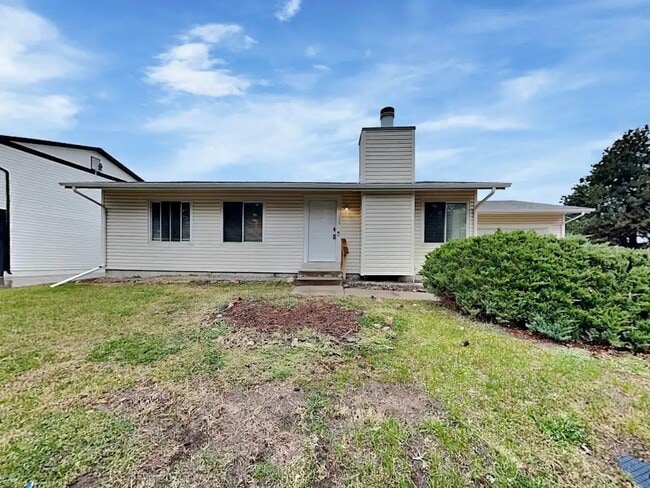 Building Photo - 16724 E Napa Dr