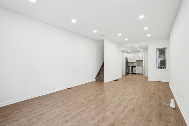 Photo - 2550 N Sartain St