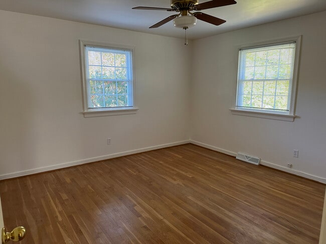 Photo - 9201 Woodlake Dr