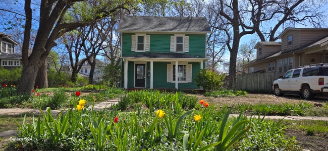 Photo - 307 S Walnut St House