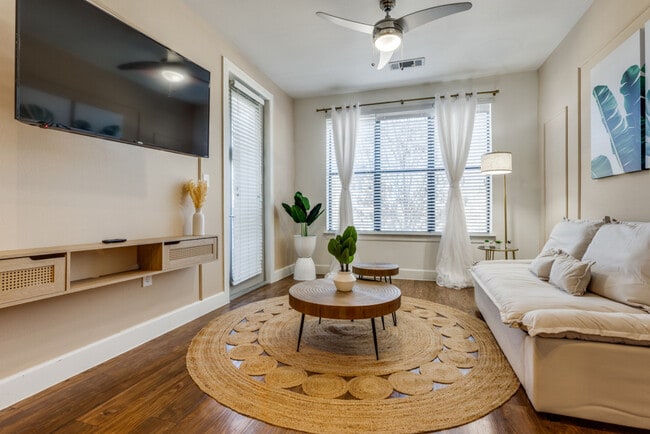 Building Photo - 1221 Legacy Dr Unit ID1363562P