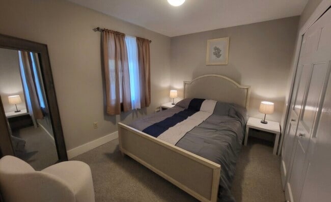 Building Photo - 404 Bassetts Bridge Rd Unit Guest Bedroom Rental