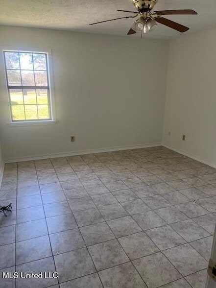 Photo - 1000 Lucas Ln