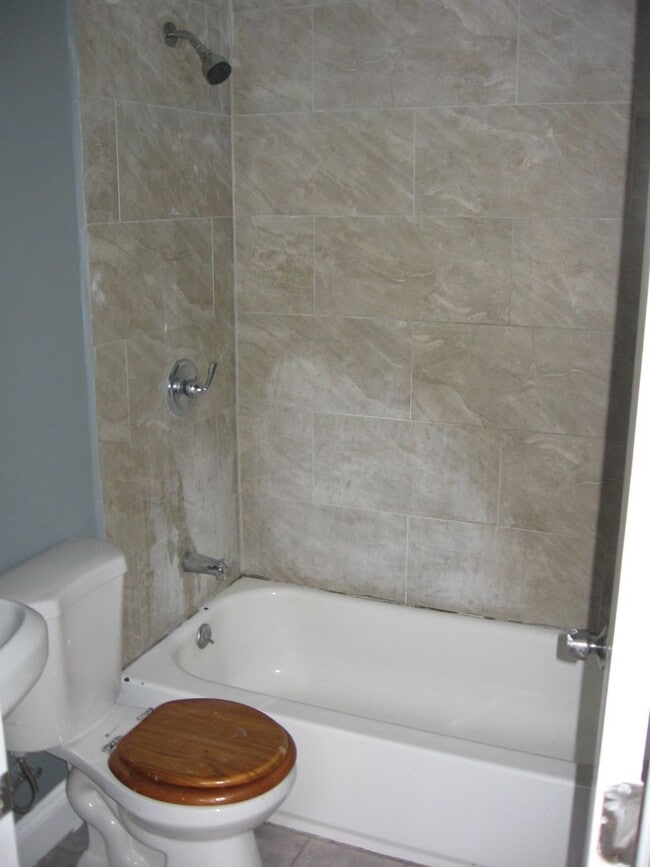 Photo - 2152 N 19th St Unidad Apt. 2