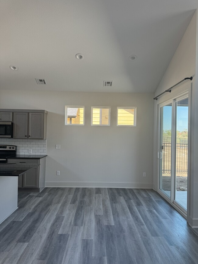 Photo - 800 Trails End Ct