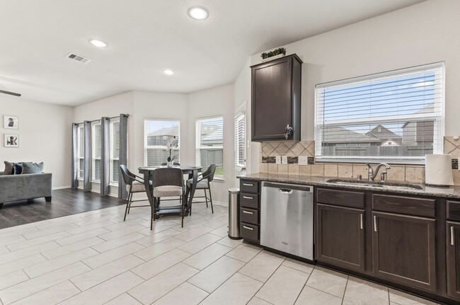 Photo - 3023 Narrow Stream Way