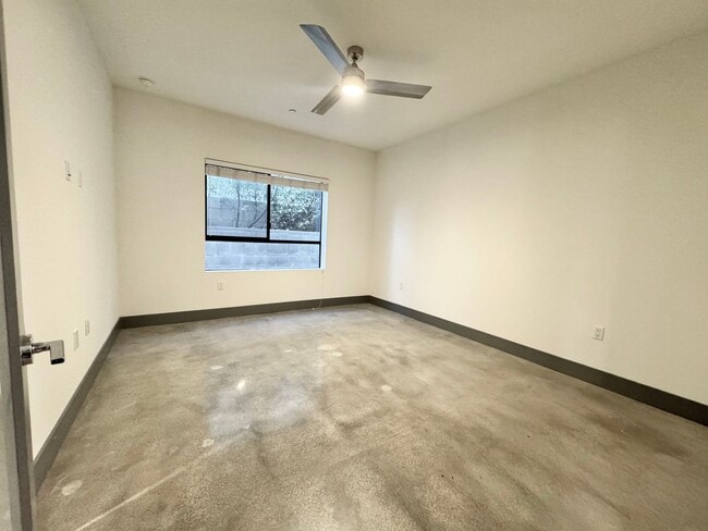 Photo - 3743 Midvale Ave Unidad 103