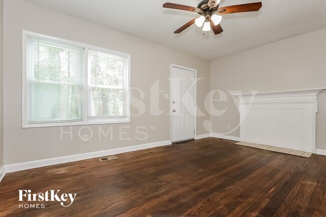 Photo - 1731 N Olympian Way SW