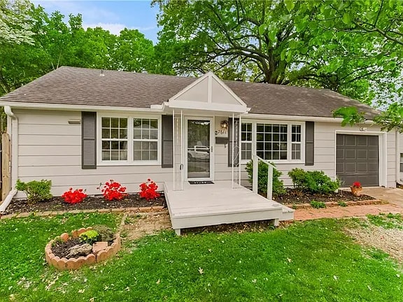 Photo - 7611 W 65th St House