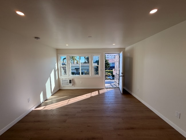 Photo - 1443 Linden Ave Unidad 1447