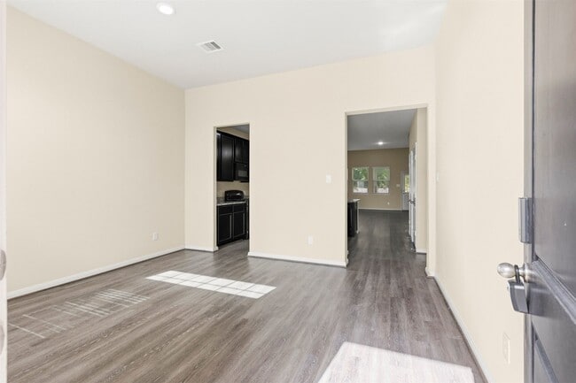 Photo - 6131 Carpenters Cove Ln