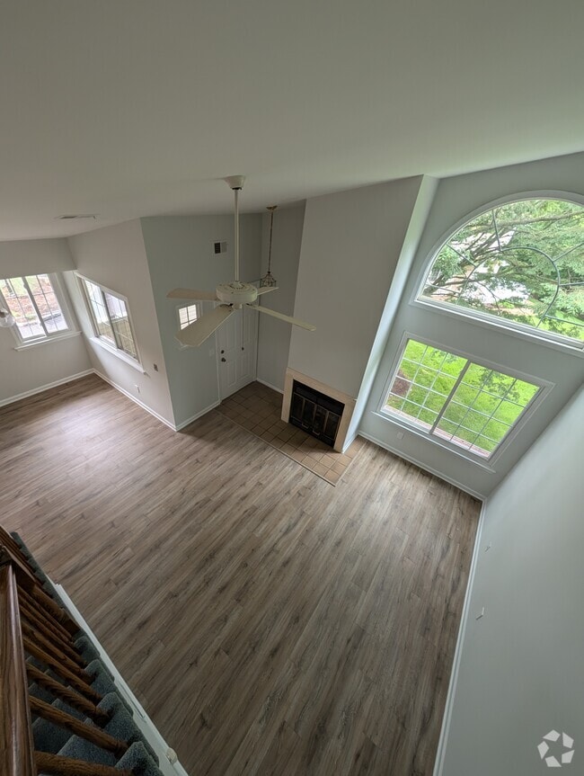 Building Photo - 35 Encampment Dr Unit Lovely 1br + loft @ Hills