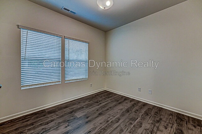 Photo - 4014 Beacon Ave