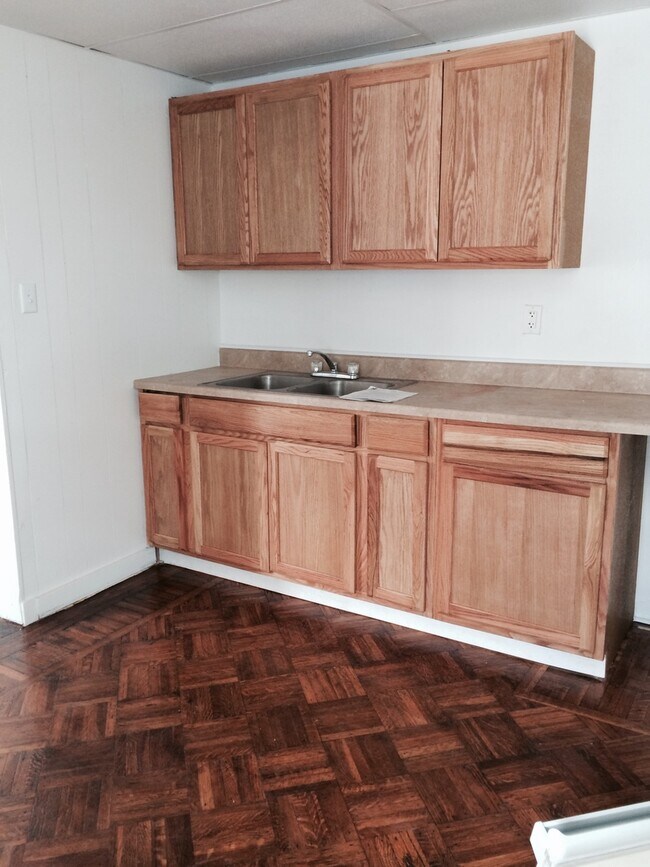 Photo - 2nd Floor 3 Bedroom Apartment-East End of York City!