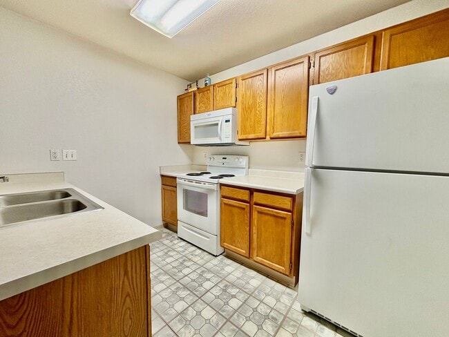 Photo - Charming Main floor 2 bed, 2 bath Condo