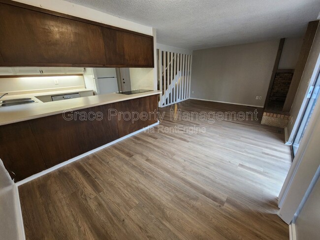 Photo - 492 S Dover Ave
