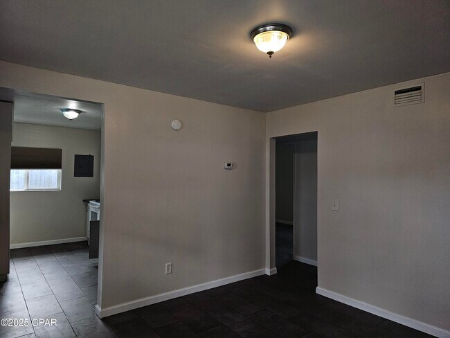 Photo - 705 Satsuma Ave